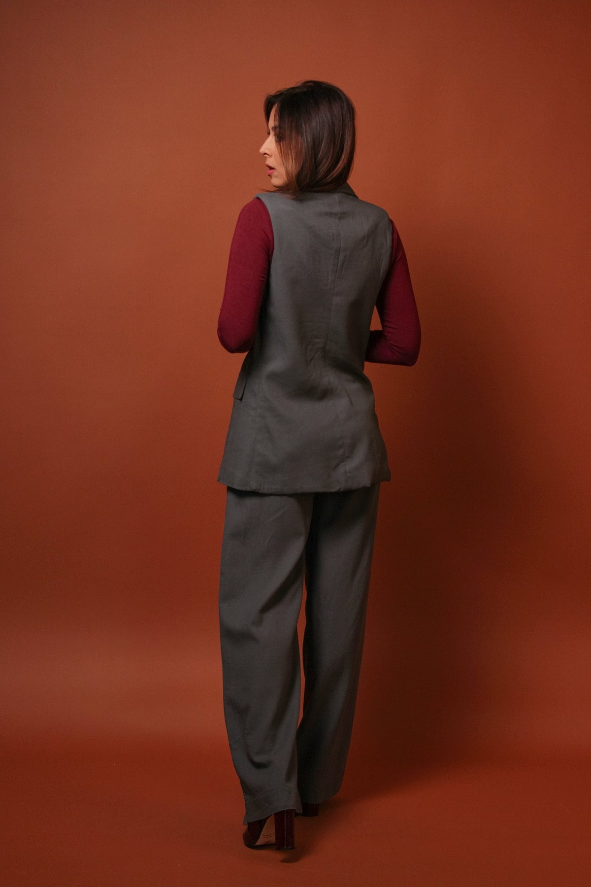 Conjunto Colete Canela & Calça Gardênia